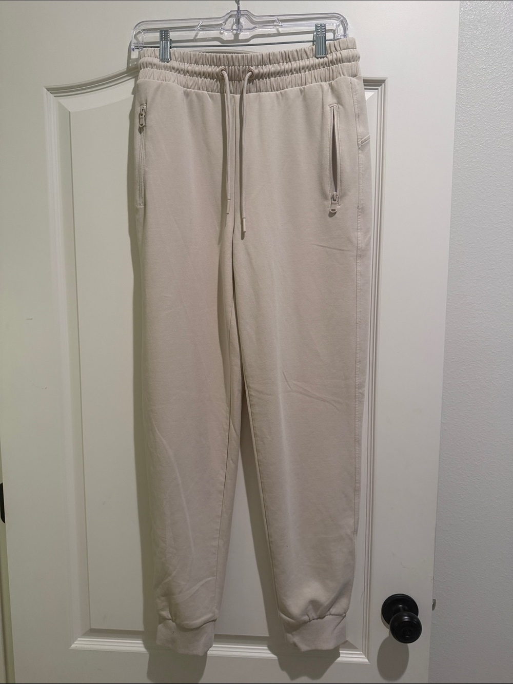 Old navy dynamic fleece high rise jogger cream off white small tall brand new